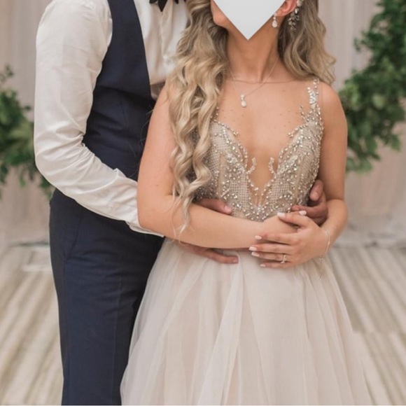 Hayley Paige Kenny Wedding Dress - Picture 5 of 7